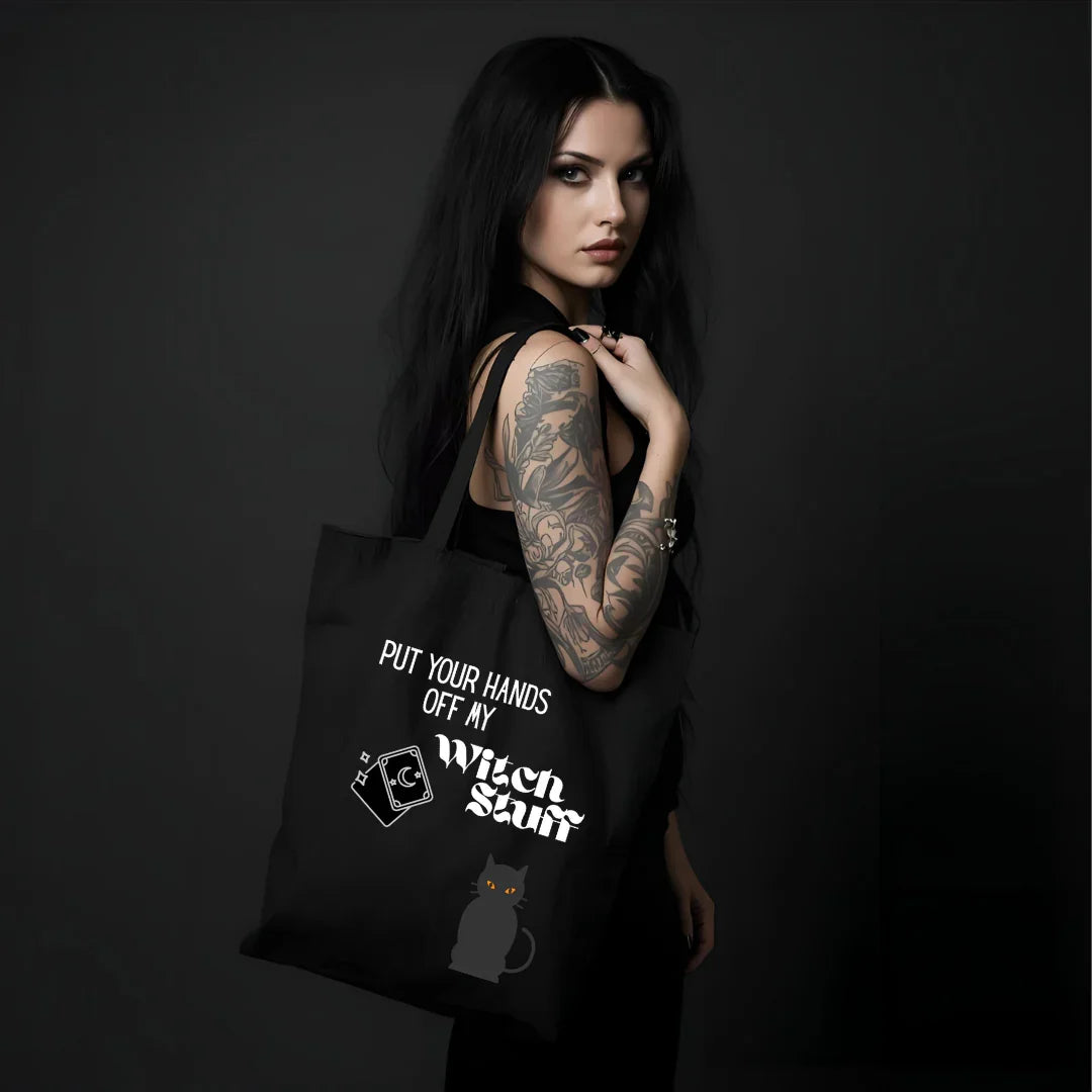 Schwarze Tote Bag mit weißem Witch Stuff Aufdruck - Vorderansicht